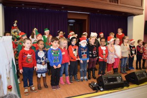 00010Alva Christmas Fayre '15 - Alva Primary Choir  